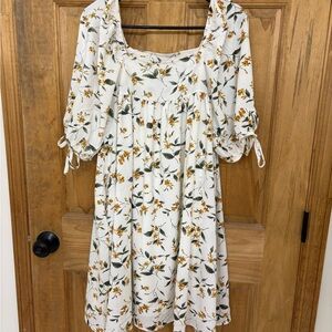 Floral print dress.